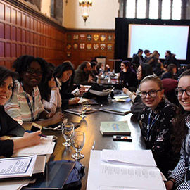 Gabrielle Trépanier, Hannah Zamiska et Leana Kazadi de l\’École secondaire catholique Saint-Charles-Garnier ont vécu une expérience enrichissante et inoubliable à la conférence des Nations Unies de l'Université de Toronto « UTMUN ». 